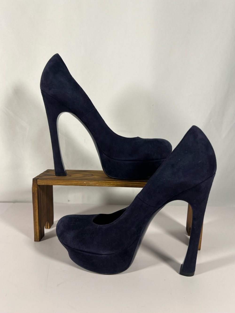 7034: YSL Yves Saint Laurent Navy Suede Platform Heels Pumps 40 - Picture 5 of 12